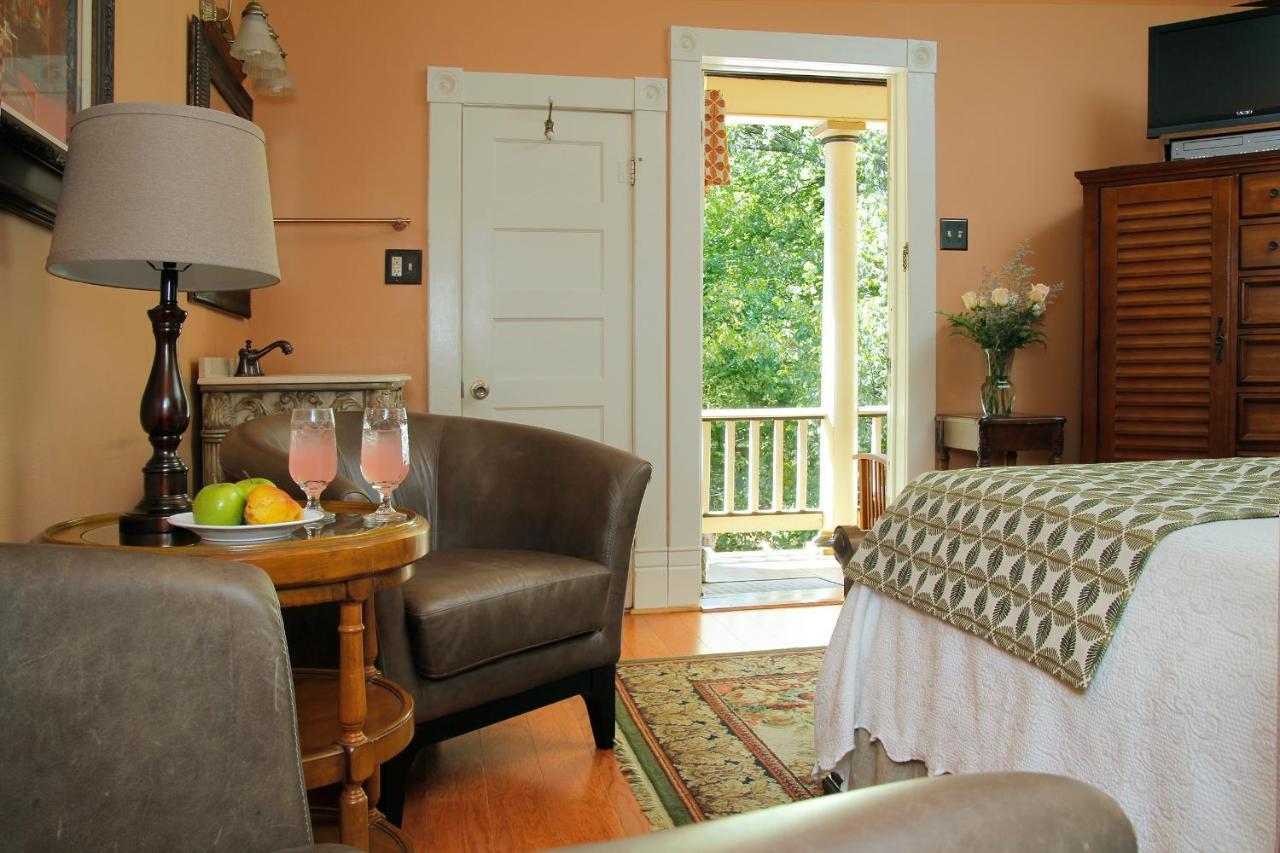 Heartstone Bed & Breakfast Eureka Springs